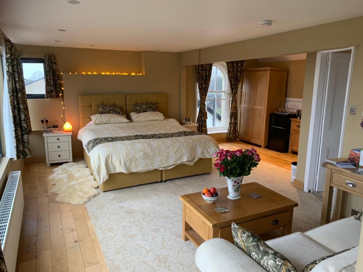 The Penthouse Bowness Luxury Loft Jacuzzi Bath & Complimentary Lakeview Spa Membership Exterior foto
