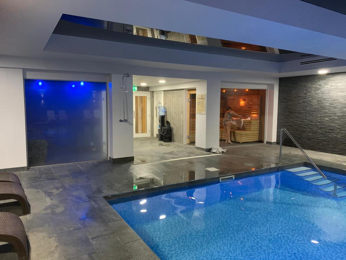 The Penthouse Bowness Luxury Loft Jacuzzi Bath & Complimentary Lakeview Spa Membership Exterior foto