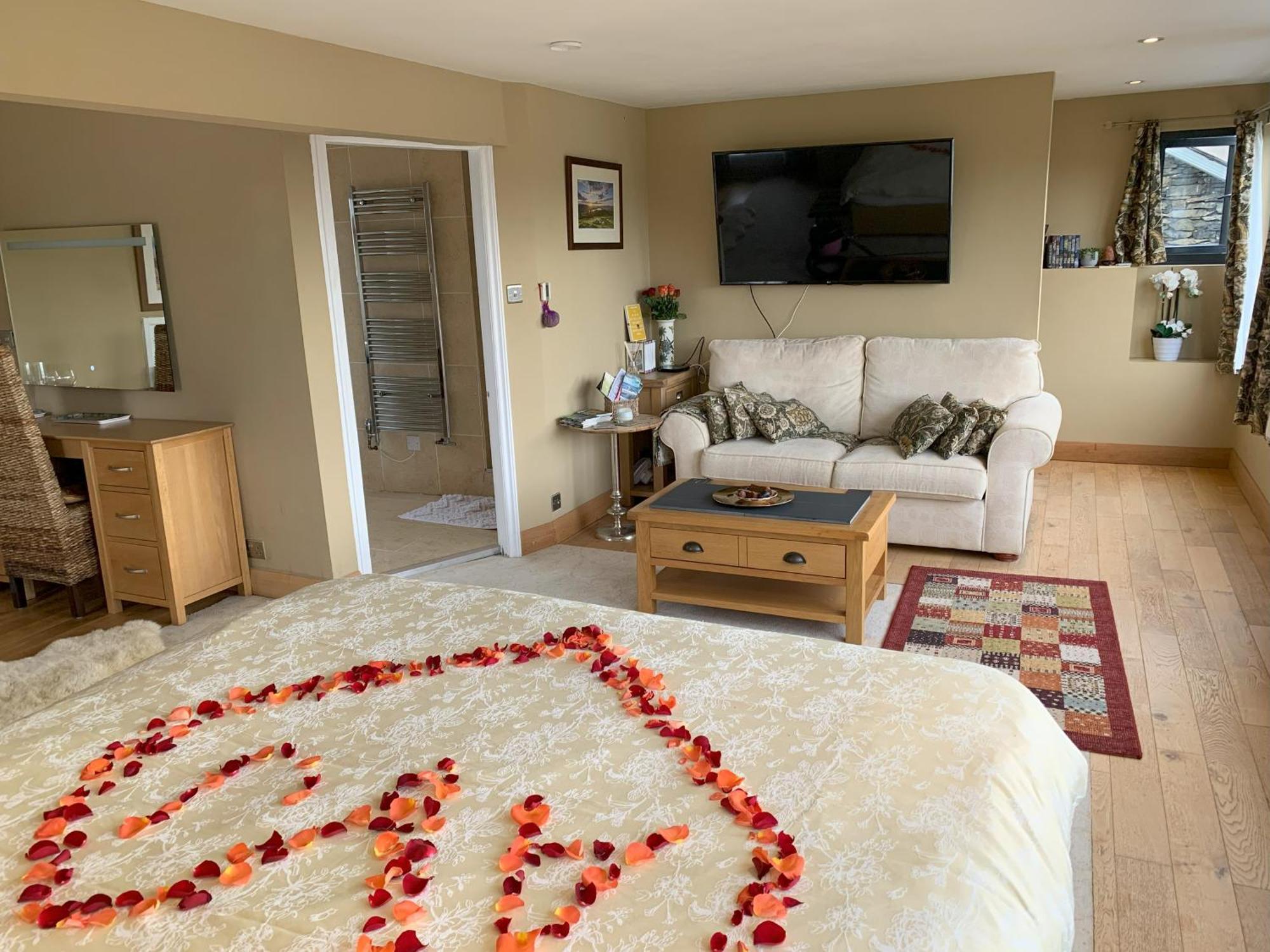 The Penthouse Bowness Luxury Loft Jacuzzi Bath & Complimentary Lakeview Spa Membership Exterior foto